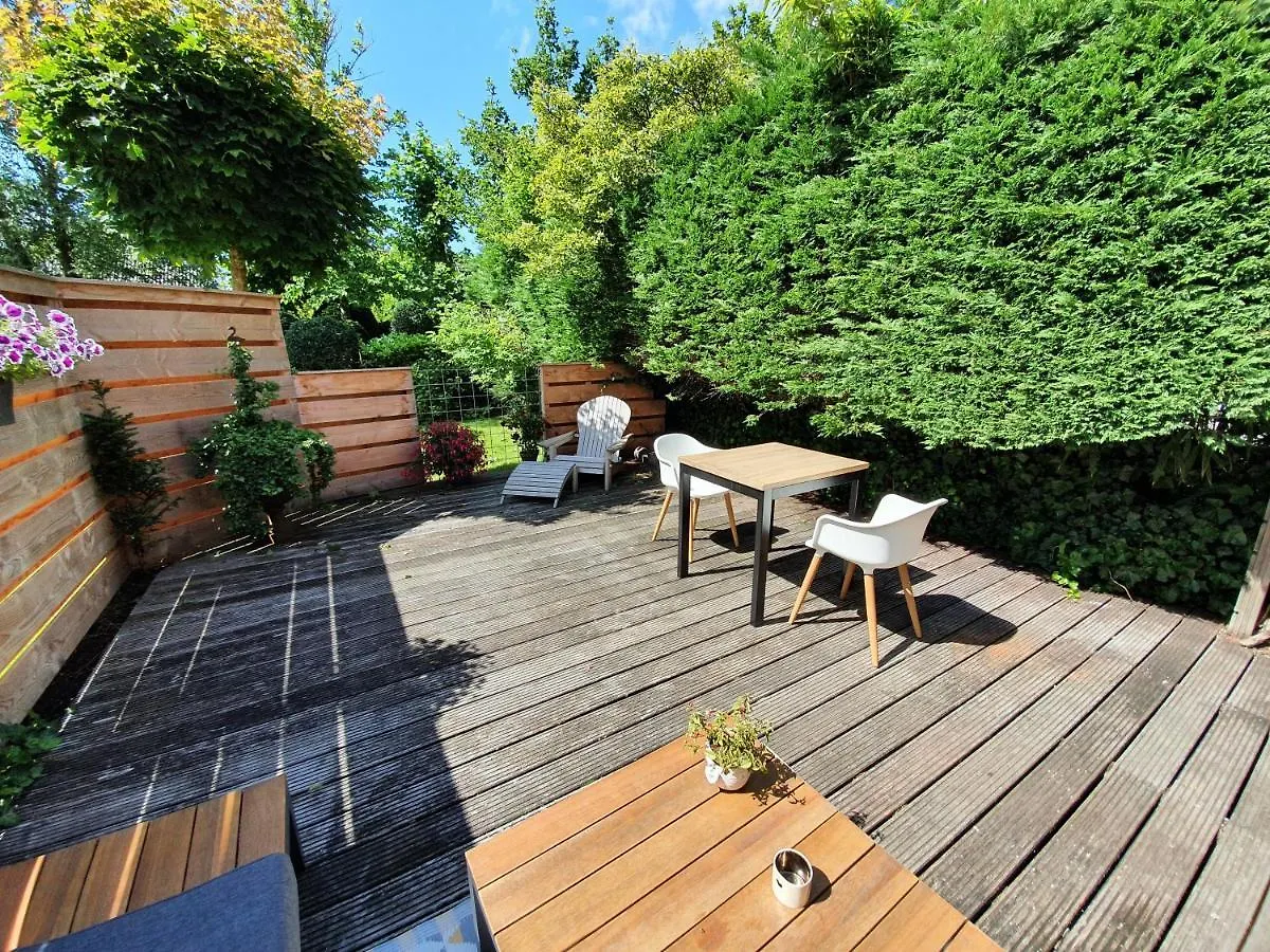Luxury Garden View Apartment Zandvoort