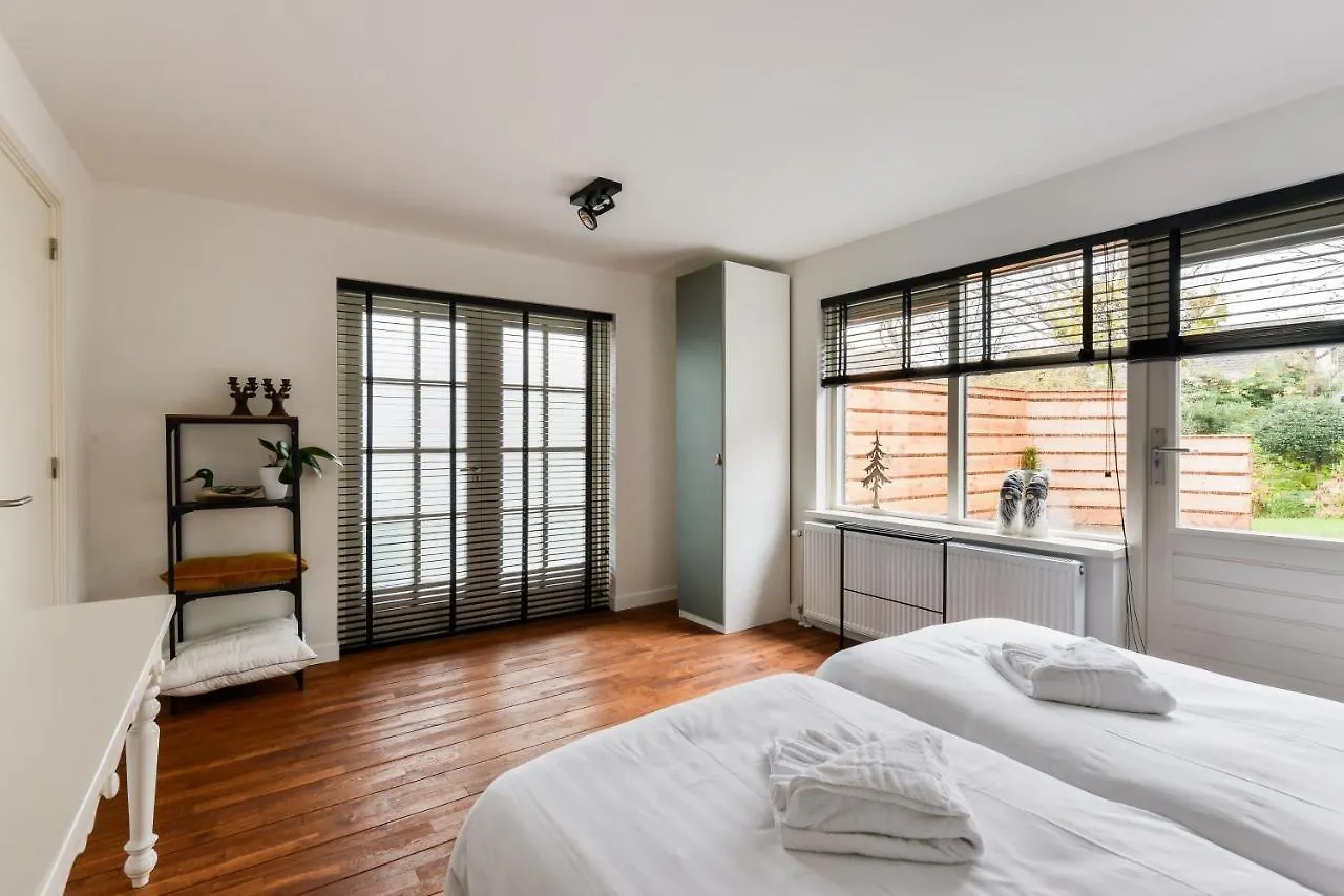 Luxury Garden View Apartment Zandvoort