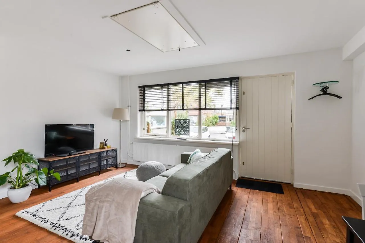 Luxury Garden View Apartment Zandvoort