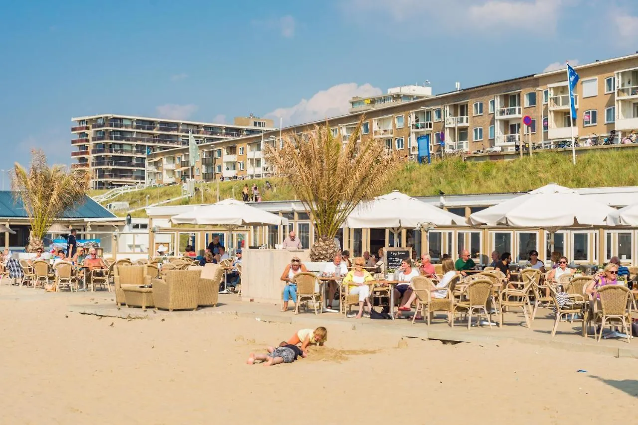 Luxury Garden View Apartment Zandvoort